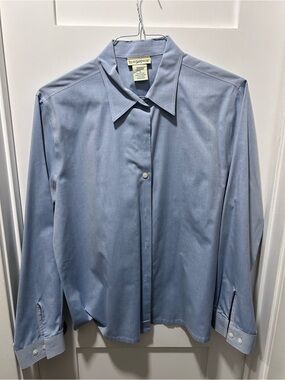 TravelSmith Men's Light Blue Long Sleeve Dress Shirt